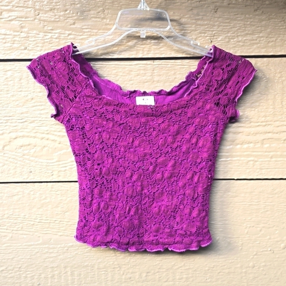 UO pins and needles stretch lace off shoulder top short sleeve